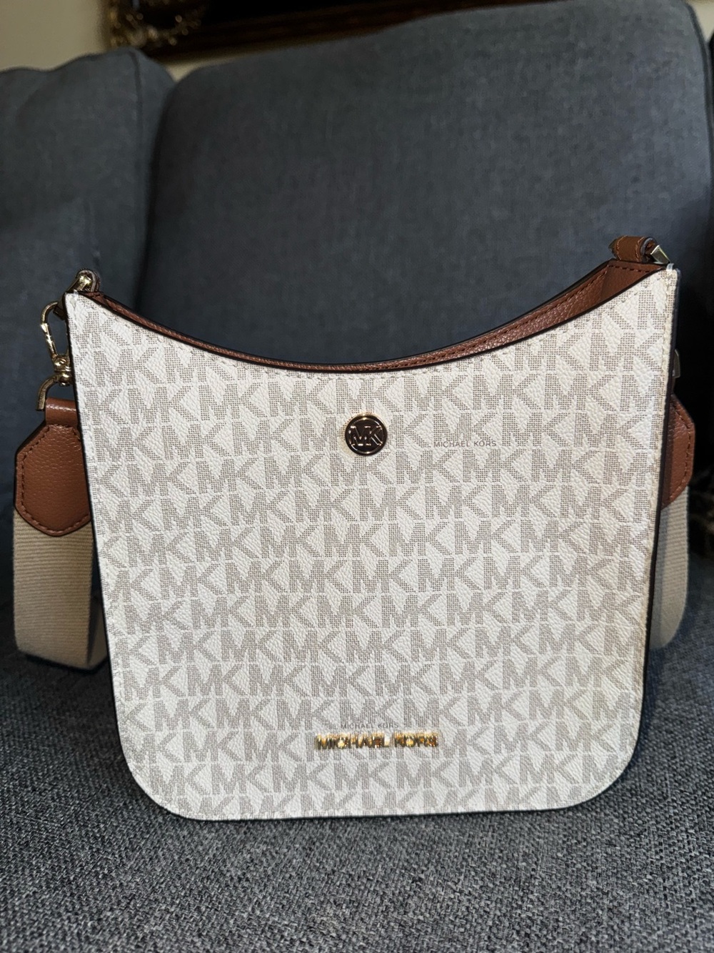 Michael Kors Jet Set Vanilla Signature Crossbody